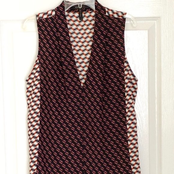 BCBGMaxAzria Cathleen geometric sleeveless top - Picture 3 of 16